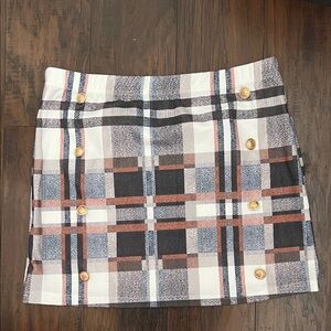 Brand new without tag Chic Plaid Mini Skirt with Button Details!
